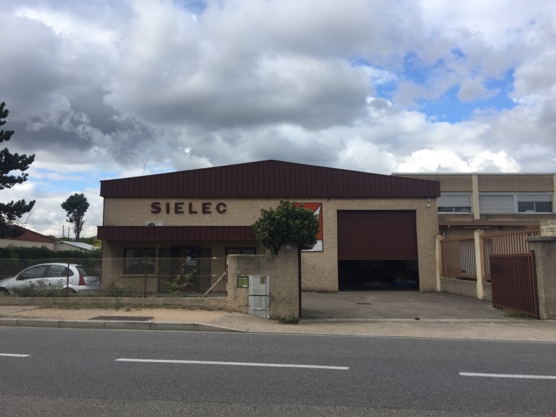 Qui est le spécialiste de la pose de fibre optique et de l’électricité industrielle dans la région lyonnaise ? Lyon Sud Saint-Genis-Laval  Sielec