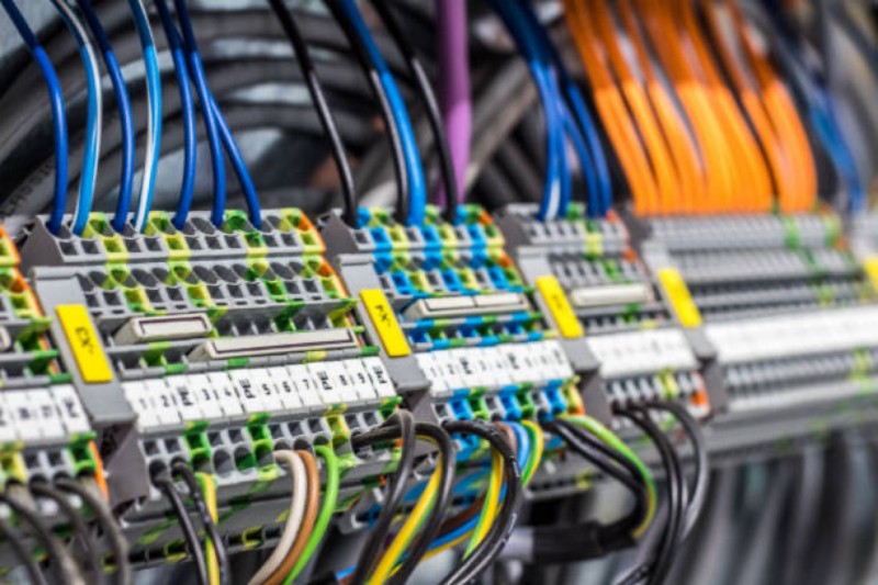 Fabricant d’armoires électriques et intégrateur vers vos installations et machines à Lyon  Rhône - Lyon  SM2I ELEC 